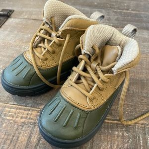 Nike toddler hiking boots